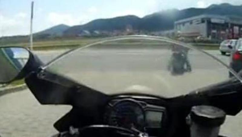 VIDEO! Teribilism pe motocicleta, la 200 de km/h!