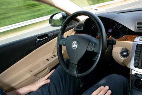 Noile Volkswagen se vor conduce singure, prin functia Temporary Auto Pilot!