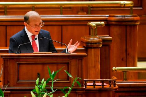 Traian Basescu, in Parlament: "Sa lasam tara sa respire... discutam dupa vacanta"