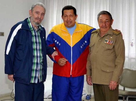 Hugo Chavez ramane in Cuba dupa interventia chirurgicala