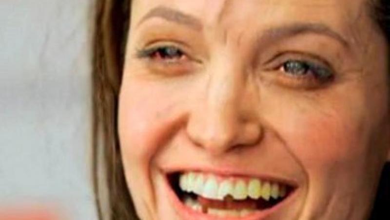 VIDEO! Angelina Jolie si alte celebritati, imbatranite in photoshop