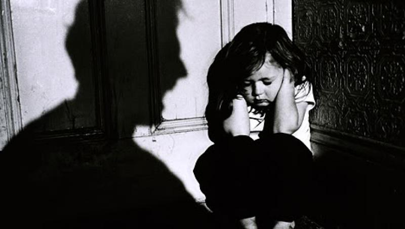 VIDEO! Copiii abuzati din Romania au sanse mici sa traiasca o viata normala
