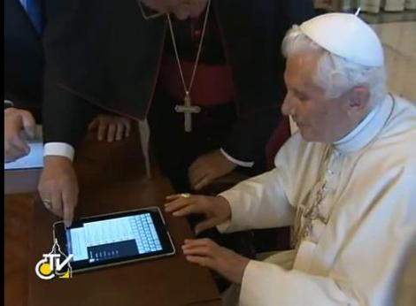 VIDEO! Papa a dat primul sau mesaj pe Twitter
