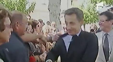 VIDEO! Nicolas Sarkozy, atacat de un barbat intr-o vizita de lucru!