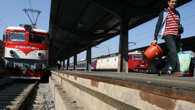 Locomotiva unui tren personal a luat foc in judetul Arad