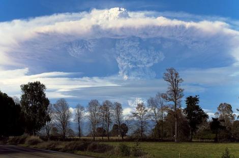 Vezi spectaculoasele imagini ale eruptiei vulcanice din Chile
