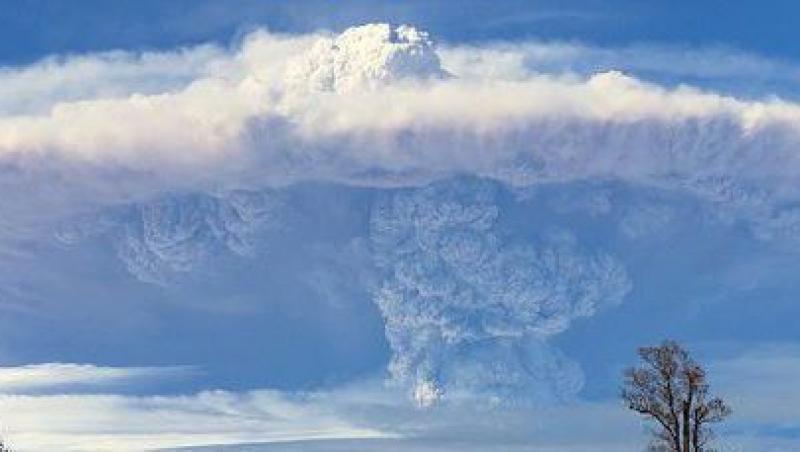 Vezi spectaculoasele imagini ale eruptiei vulcanice din Chile