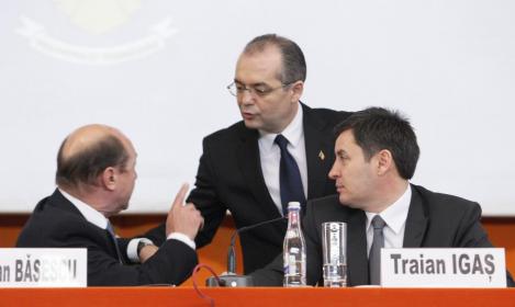 VIDEO! Discutii Basescu-Boc despre schimbarea premierului. Parlamentarii PDL, convocati la o intalnire cu primul-ministru