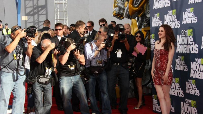 FOTO! MTV Movie Awards: Vezi ce au purtat vedetele pe covorul rosu!