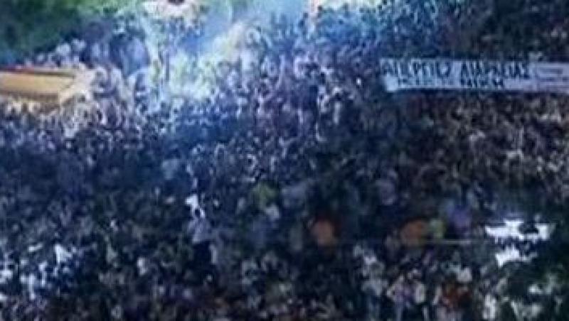 VIDEO! 80 de mii de protestatari pe strazile Atenei
