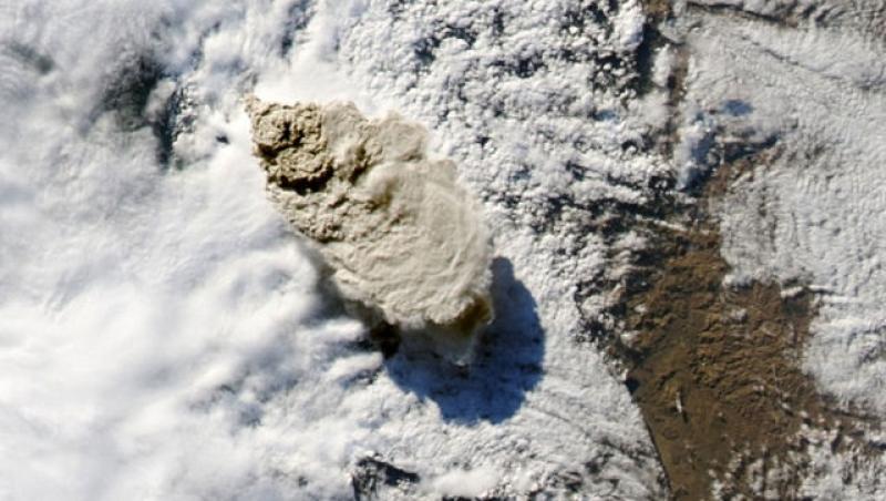 FOTO! Eruptia vulcanului din Chile vazuta din satelit