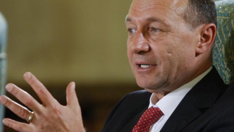 Basescu cere Guvernului 8 judete in loc de 41 si ii amenita pe ministrii