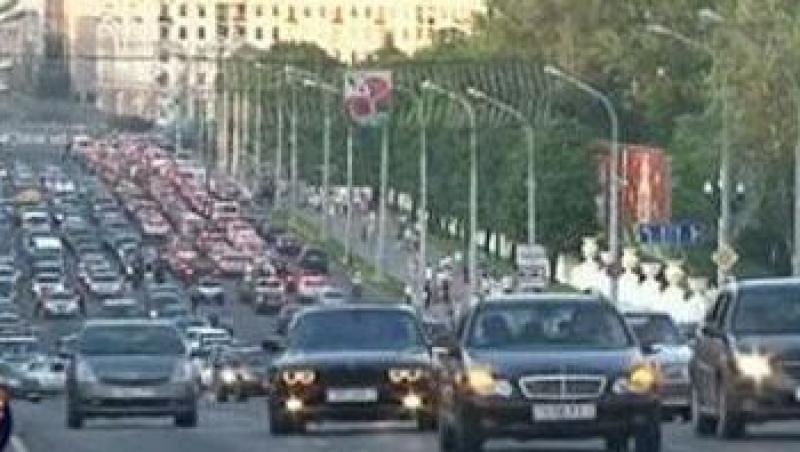 VIDEO! Vezi cum protesteaza bielorusii impotriva scumpirii benzinei!