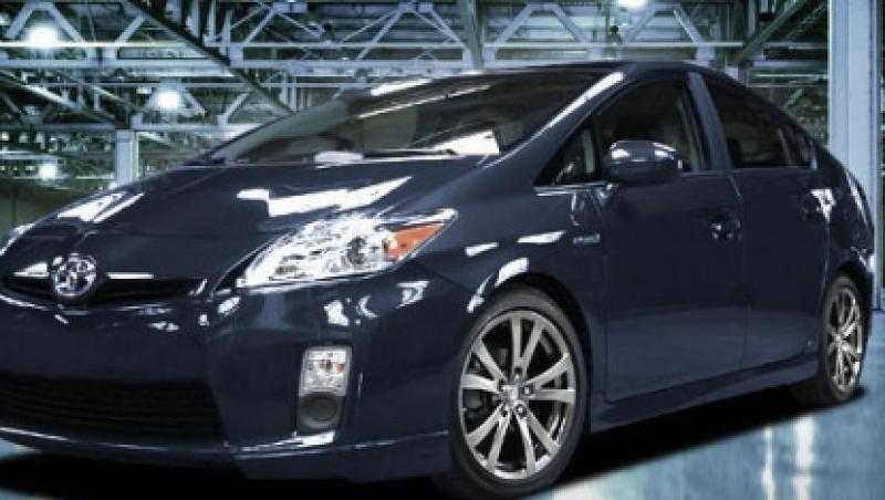 FOTO! Editie limitata Toyota Prius Plus Performance