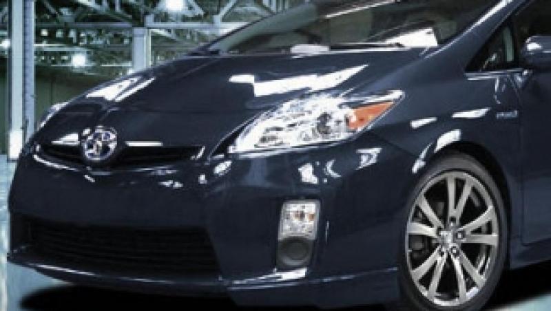 FOTO! Editie limitata Toyota Prius Plus Performance