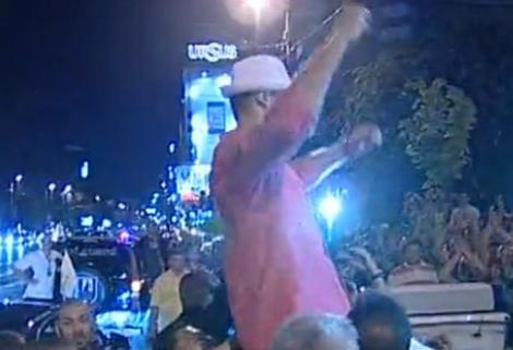 VIDEO! Lucian Bute, aclamat de sute de oameni in Piata Universitatii