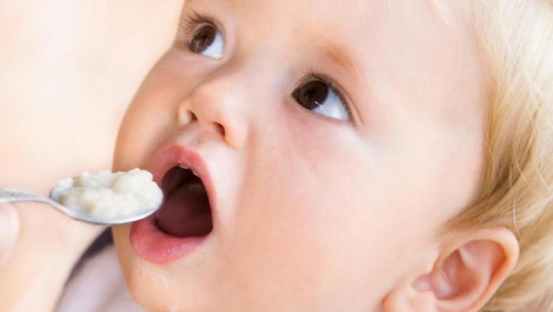 Bebelusii si trecerea la alimentatia solida: ghid de baza (II)