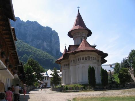 VIDEO! Descopera manastirile din nordul Transilvaniei!