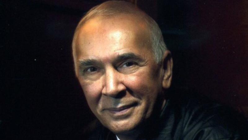 Frank Langella este un batran zgarcit si morocanos in 