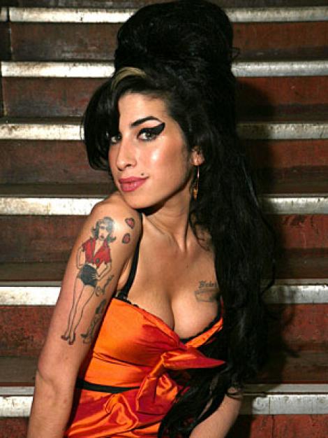 Amy Winehouse, sex la telefon cu fostul sot