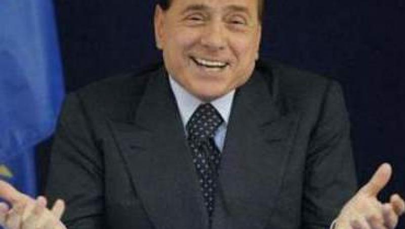 Silvio Berlusconi a cazut in baie si s-a lovit la cap