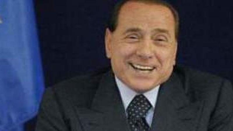 Silvio Berlusconi a cazut in baie si s-a lovit la cap