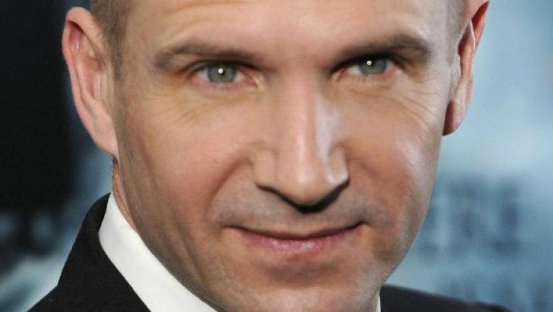 Actorul Ralph Fiennes, in spatele camerelor de filmat pentru “The Invisible Woman”