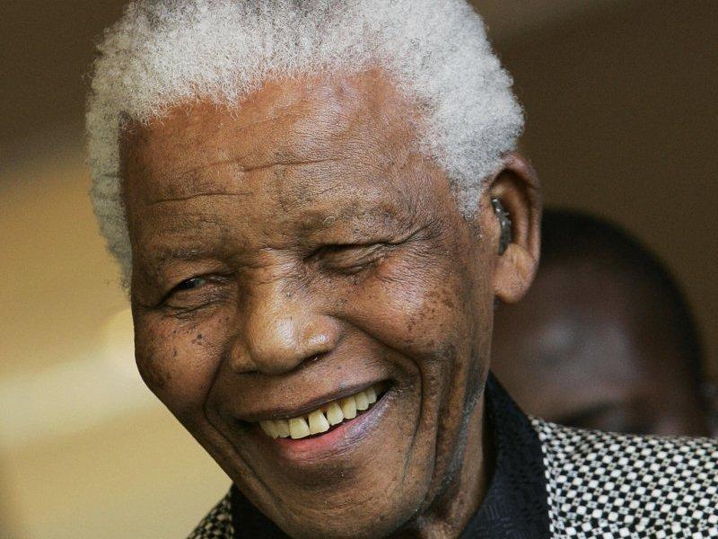 Nelson Mandela a implinit 93 de ani: Liderul african, sarbatorit in Africa de Sud si SUA