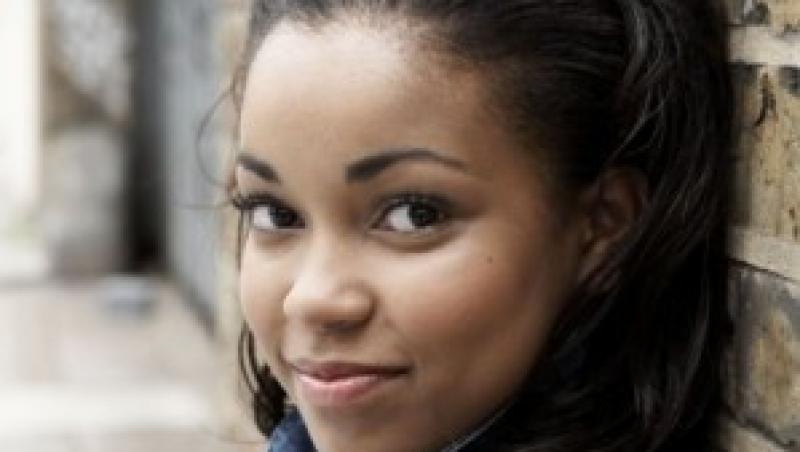 VIDEO! Dionne Bromfield, varianta 