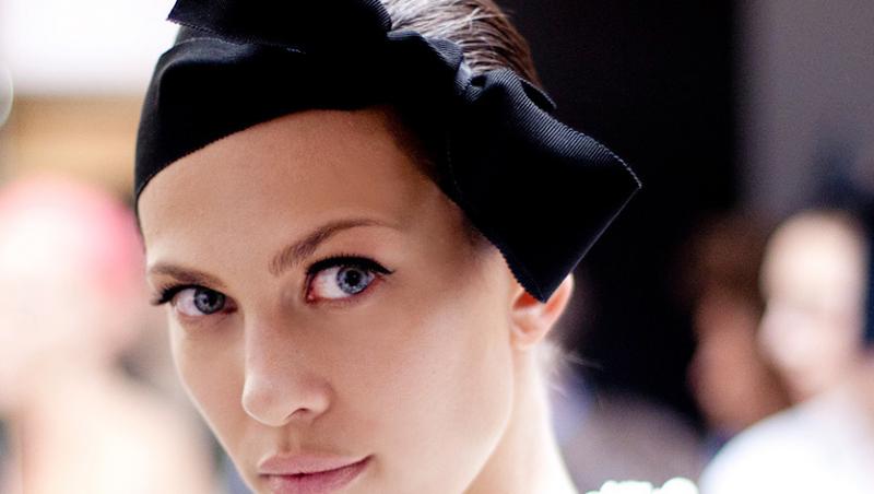 FOTO! Cele mai frumoase coafuri si machiaje de la Saptamana Modei Haute Couture