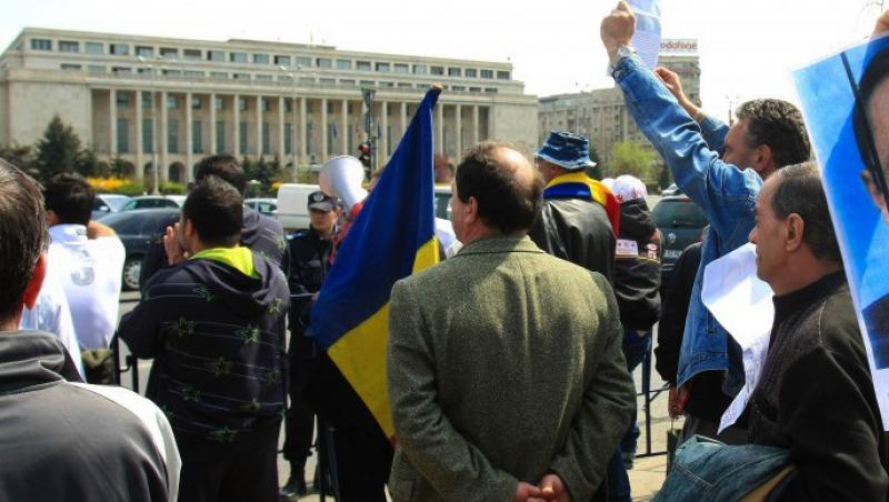 VIDEO! Revolutionarii, la Guvern pentru a-i cere lui Boc sa nu li se retraga drepturile financiare