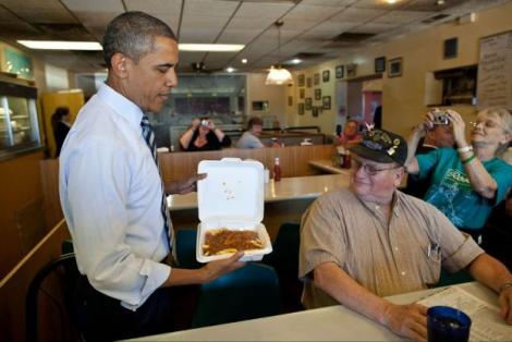 FOTO! Vezi ce face Barack Obama in spatele camerelor la Casa Alba!