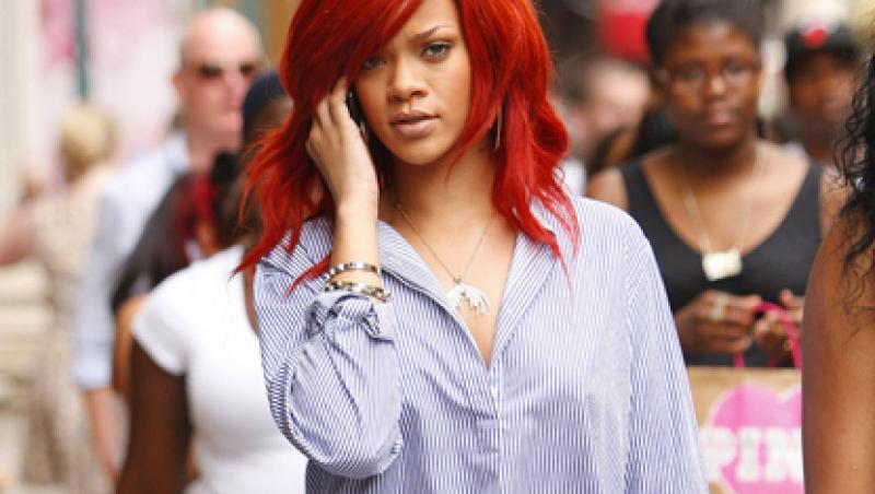 FOTO! Rihanna, sexy in camasa de noapte pentru barbati