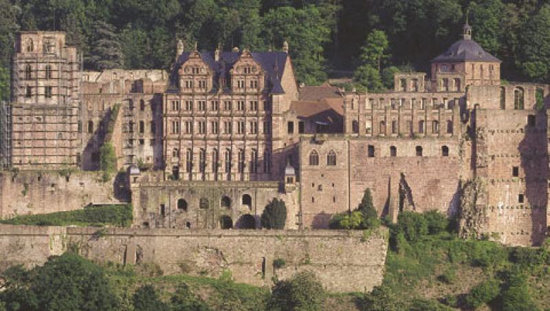 Castelul Heidelberg - renascut mereu din ruine