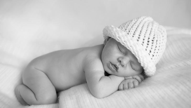 Cum sa-ti inveti bebelusul sa doarma dupa-amiaza