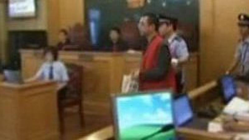 VIDEO! Doi oficiali chinezi au fost executati pentru ca au luat mita