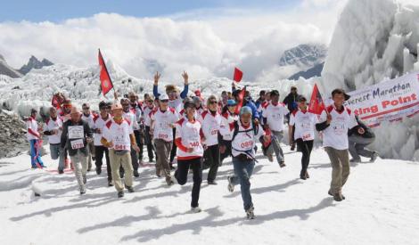 Guvernul din Nepal vrea sa determine inaltimea exacta a muntelui Everest