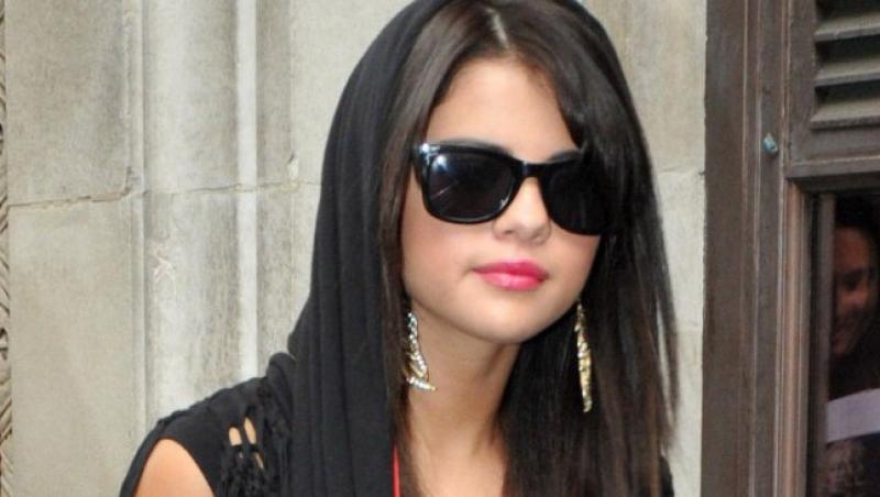 VIDEO! Selena Gomez a raspuns intrebarilor fanilor, intr-un interviu