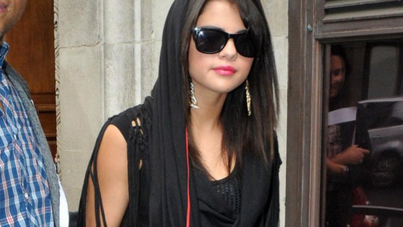 VIDEO! Selena Gomez a raspuns intrebarilor fanilor, intr-un interviu