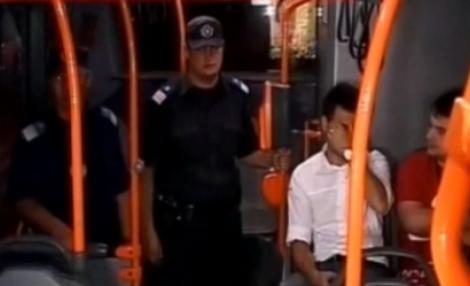 VIDEO! Soferii RATB de noapte, agresati de aurolaci: Jandarmeria intareste paza
