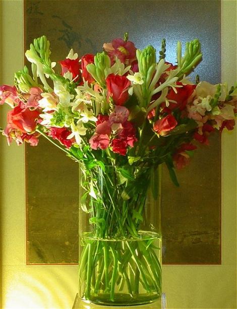 FOTO! Tuberoza, floarea cu parfum exotic, irezistibil
