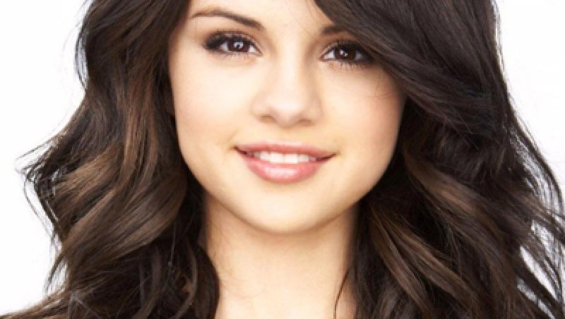 VIDEO! 4 secrete pe care nu le stiai despre Selena Gomez!