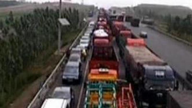 VIDEO! China: Coada de 100 de kilometri pe o autostrada, din cauza lucrarilor