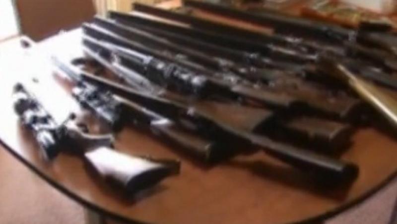 Arsenal de arme si munitie in subsolul unui bloc din Timisoara