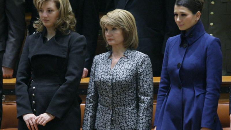 VIDEO! Fiica cea mare a presedintelui Traian Basescu si-a ridicat a sasea casa