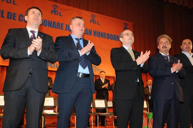 PDL a platit copii saraci din Hunedoara sa huiduie la Zilele Orasului