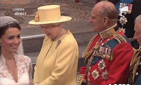 Regina Elisabeta, despre rochia de mireasa a lui Kate: „Oribil si dezgustator”