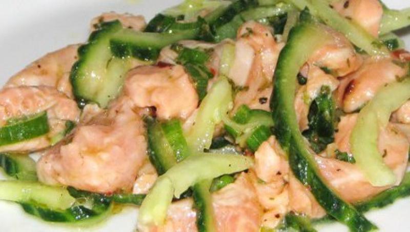 Reteta zilei: salata asiatica de somon crud