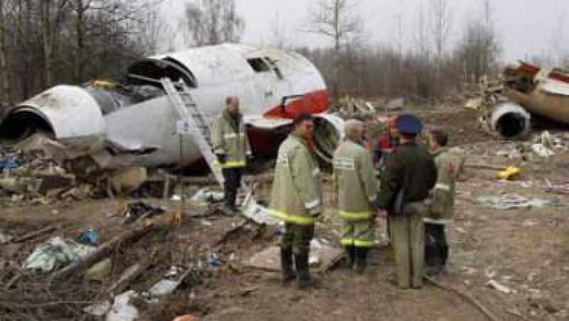 Raport guvernamental polonez: Pilotii, vinovati pentru tragedia de la Smolensk