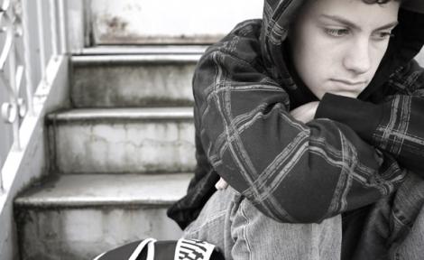 Cum ajutam adolescentul depresiv